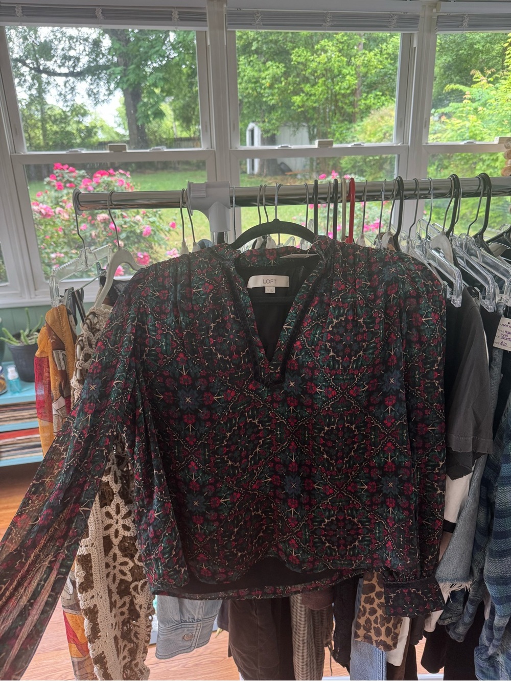 LOFT Black Floral-Patterned V-Neck Long Sleeve Blouse